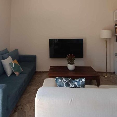 Thouria Agora Suites 2 カラマタ エクステリア 写真